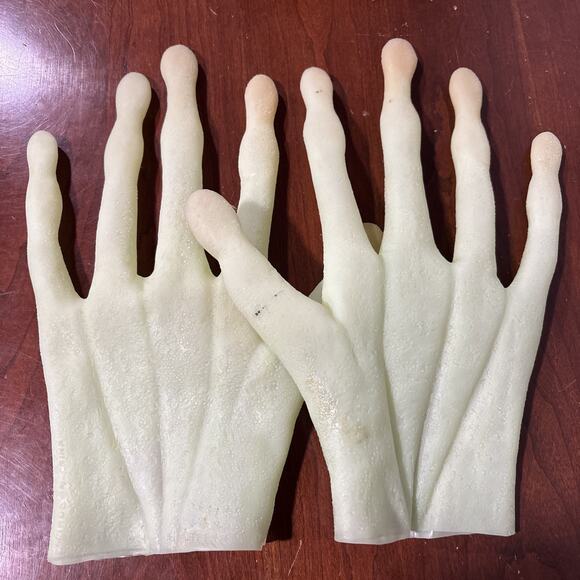 Vintage Easter Unlimited Glow in Dark Alien Monster Hands Gloves Halloween - Picture 1 of 12
